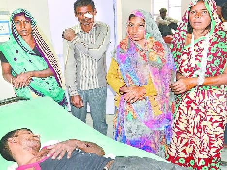 Firing ground in the dispute , a dozen injured in stone pelting