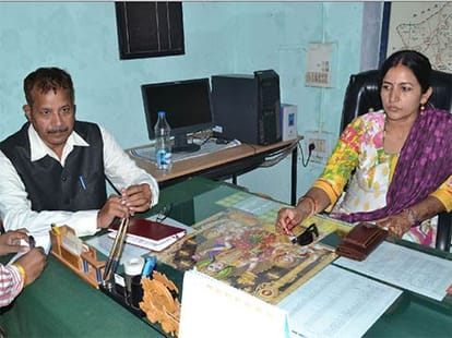 dso caught for taking bribe of 50 thousand rupee