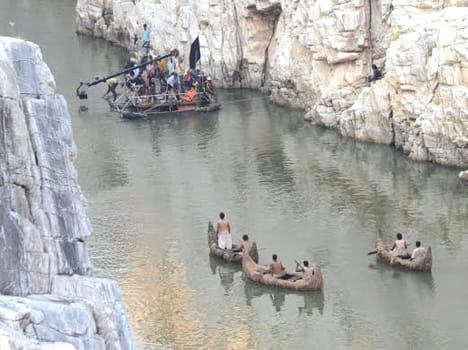 Hrithik Roshan on the sets of Mohenjo Daro