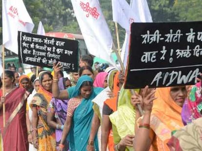 Women protest against central govt.