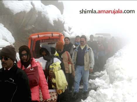 BRO remove bride at koksar, no enterance to manali.