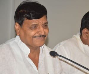 Shivpal Yadav comments on officers.