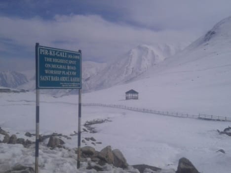 jammu-srinagar highway and mughal road closed due to rain
