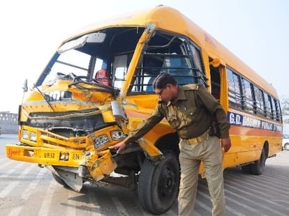 12 children died in an accident in   Lucknow.