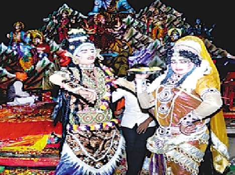Divine congs devoted dance