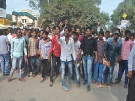 Students considered at the administration 's assurances , fast finish