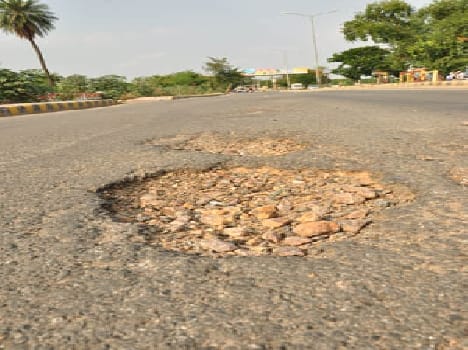 Hospitals are scaled new roads potholes