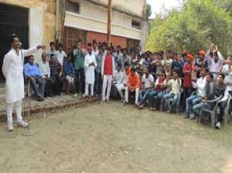 Candidates and asked the students to promise support