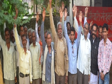 Power personnel raised voice against oppression
