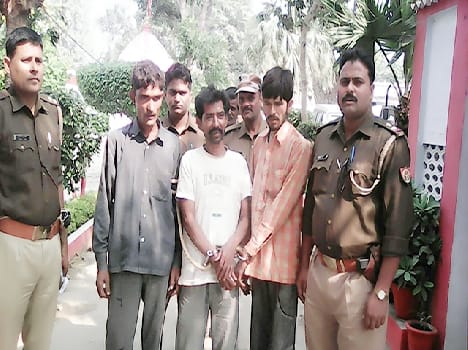 Three thieves arrested in Katra piracy plan