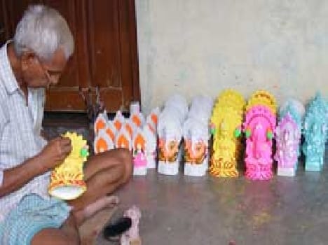 Laxmi Ganesh idol made of electric lamps for Diwali further slowed the pace of chalk