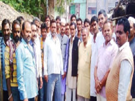 Fruit Vendors Association title fight battles