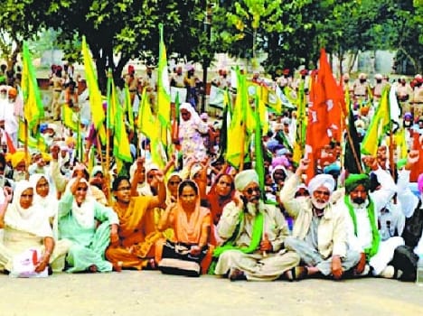 Agriculture Minister Tota Singh besieged mansion