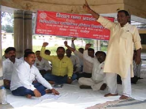 Irrigation workers are on strike