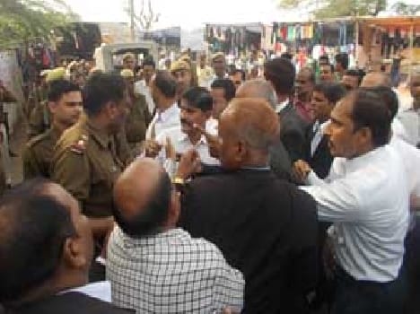 Advocate landed on the street , police altercation