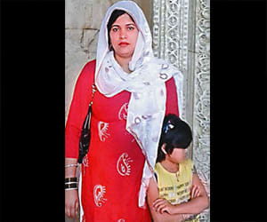 knife on the neck of innocents, NSG commandos wife become mardani