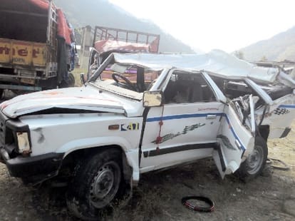 Amazing 7 died ac car drowned in beas river but vipin got a new life.