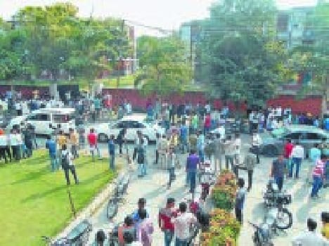 clash two group of INSO in KU, two injurd, beaten teacher