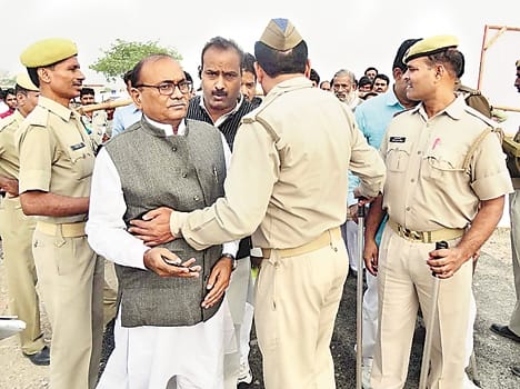 dispute between sp city president and police 