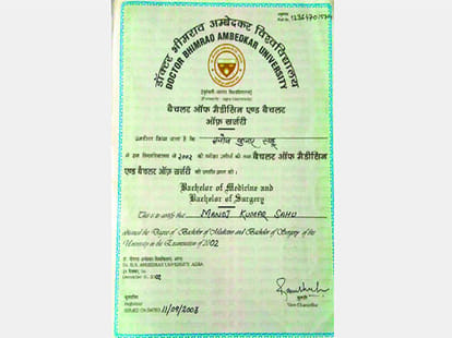 8 class pass mbbs doctor has done surgery