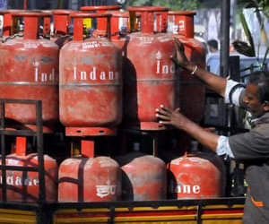 relief in lpg cylinder price, new rates will inplement from today