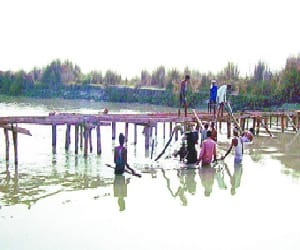 Garh mela begin, bridges are damage .