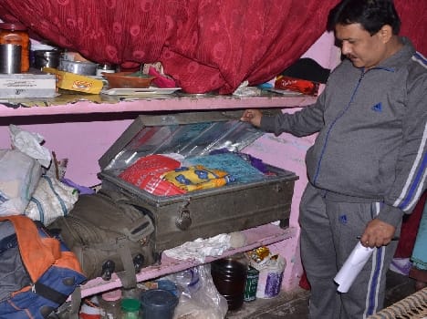 looting of million rupees