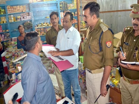 Fireworks lure market