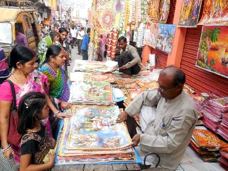 dhanteras bazar ready, businessman excited 