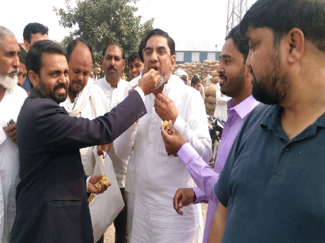 Congress leaders shared in the joy of victory sweet in Bihar.