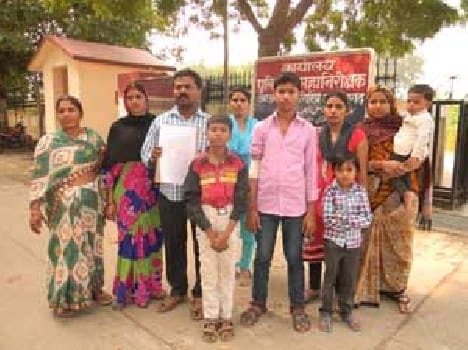 Maharajganj of police looting