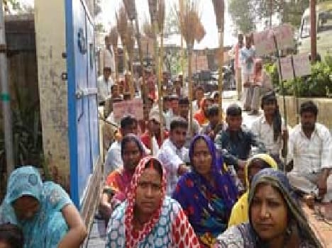 Contract cleaners third day of the strike