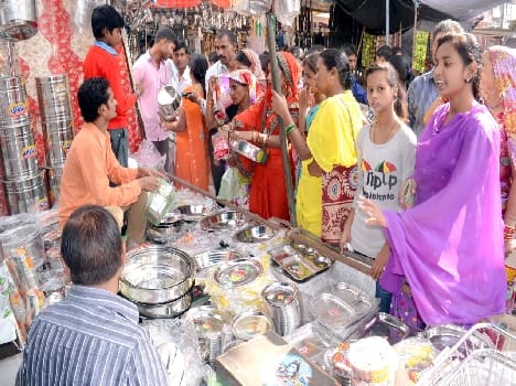 Rain on Dhanteras market funds