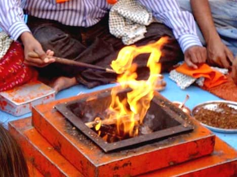 11 indian arrested for Holding a Sathyanarayana puja in Kuwait