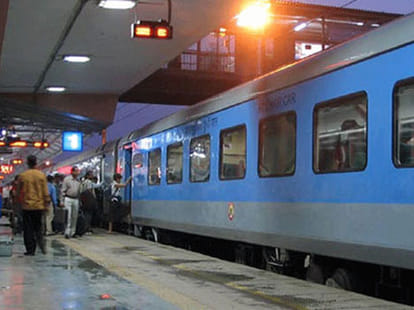 The big record earnings railways built on Chhath Puja.