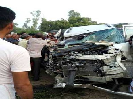 Five people injured in road accidents