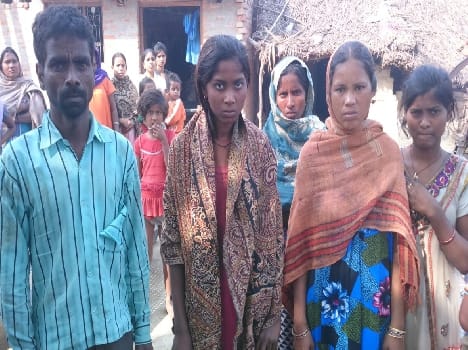 Five houses robbery , goods looted millions