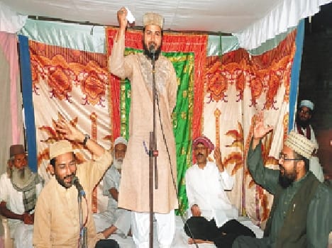 poem recite in mushaira