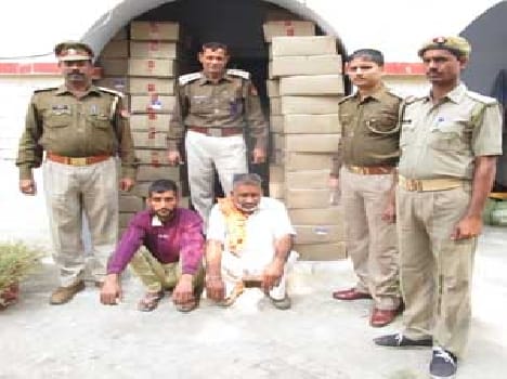 Two prisoners with alcohol smuggling