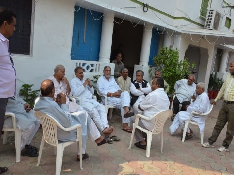 suicide by ex-minister's daughter in mathura