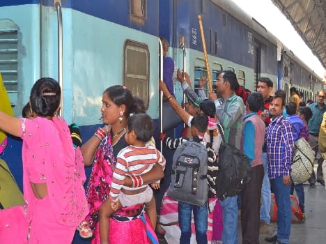 Buses ran from four o'clock in the morning to Hardoi and Sitapur