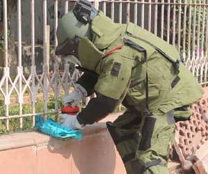 rumor of bomb in SBI dehradun.