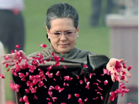 Sonia slams Modi and RSS