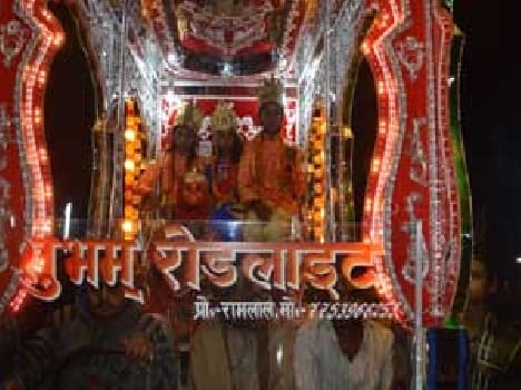Public gathered to see bharat milap