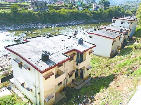 Flood fears that people fear the police
