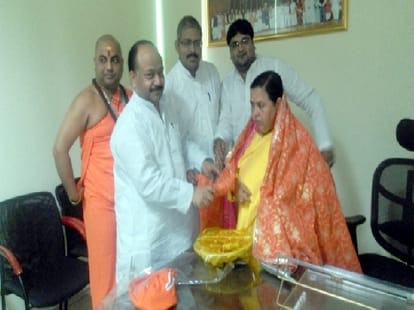  baba ramdev and shri ravishankar will help delhi government to keep yamuna clean