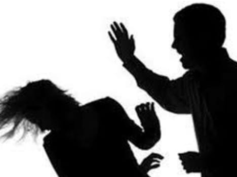 pathankot, batala, shoot, quarrel, woman, four, injured