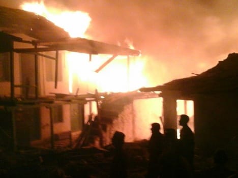 fire at kullu kayas village.