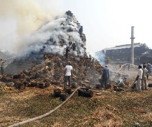 Fire the fire , warehouse - home Ashes