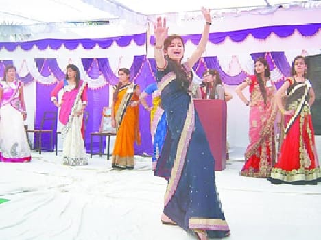 Sneha, chhavi, Priyanshi became Miss freshers